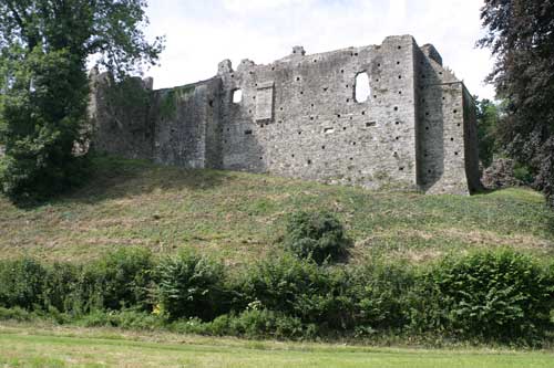 Okehampton Castle from the side