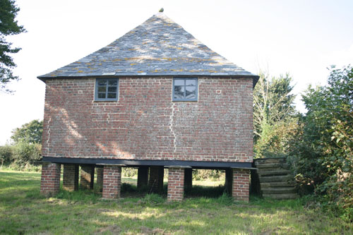 Tetcott granary, on stilts to deter rats and the like